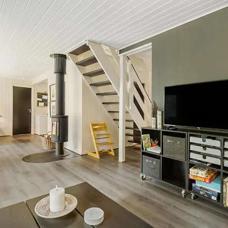 Holiday home Beautiful In With Kitchen