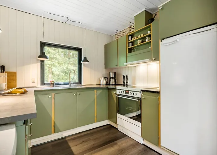 Beautiful In With Kitchen Feriehus